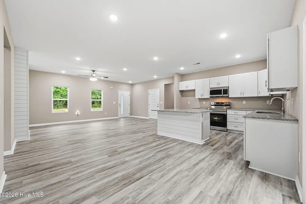 2624 Fountaintown Road Chinquapin, NC 28521