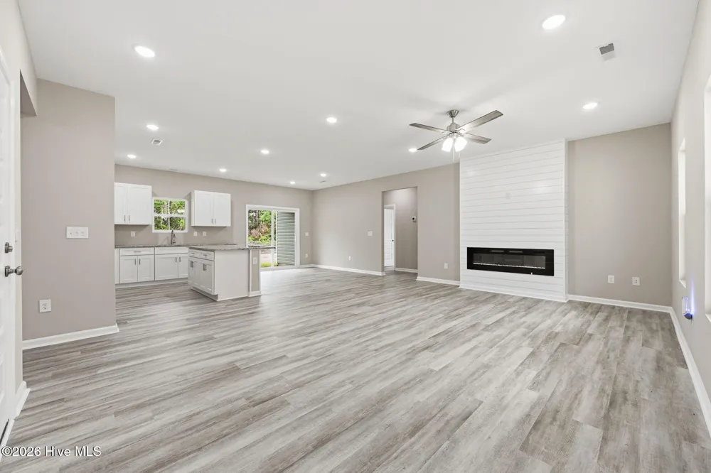 2624 Fountaintown Road Chinquapin, NC 28521