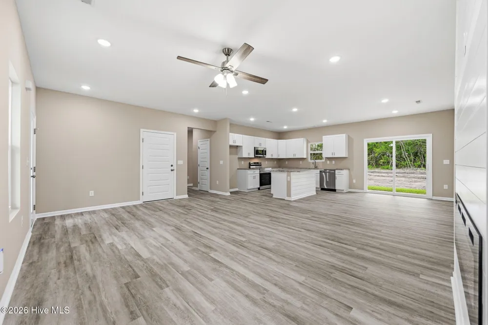 2624 Fountaintown Road Chinquapin, NC 28521