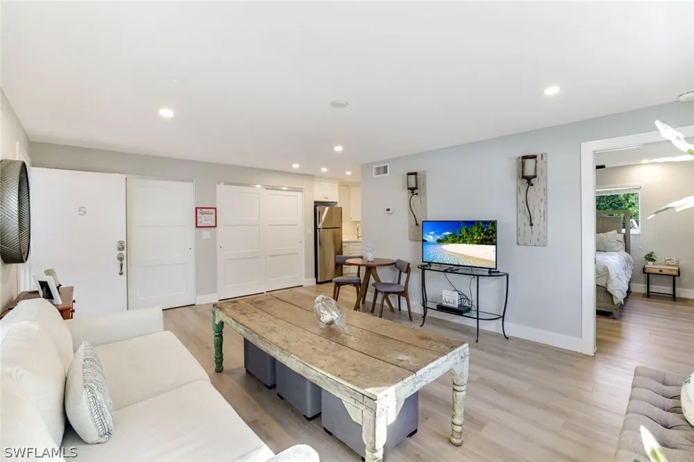 10th Avenue #5 Naples, FL 34102