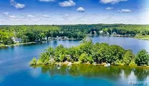 10418 KING ROAD Springfield Charter Township, MI 48350
