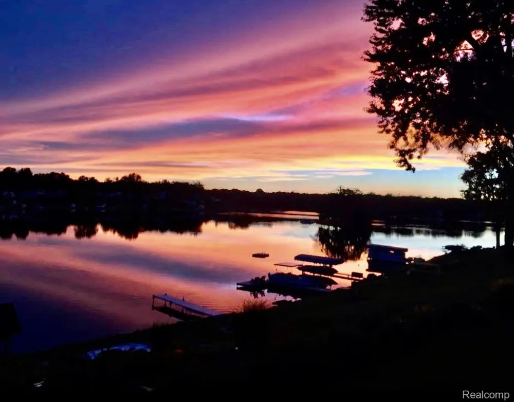 10418 KING ROAD Springfield Charter Township, MI 48350