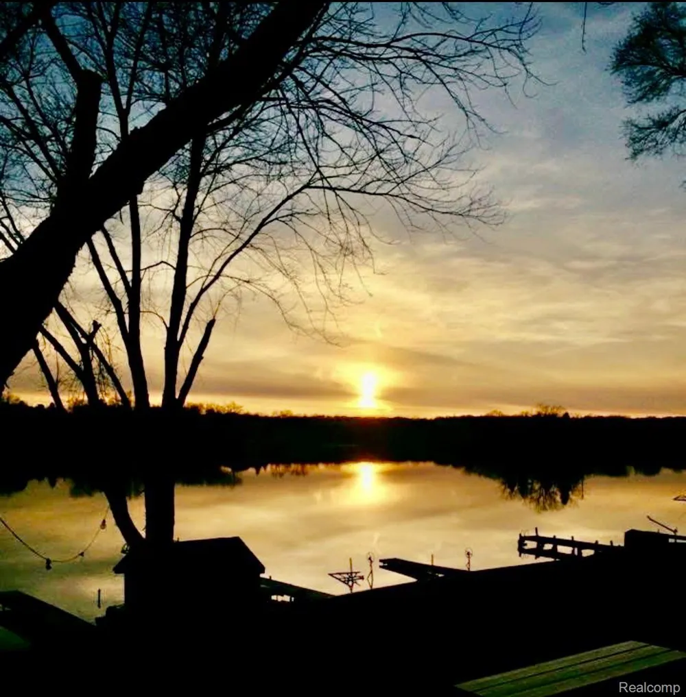 10418 KING ROAD Springfield Charter Township, MI 48350