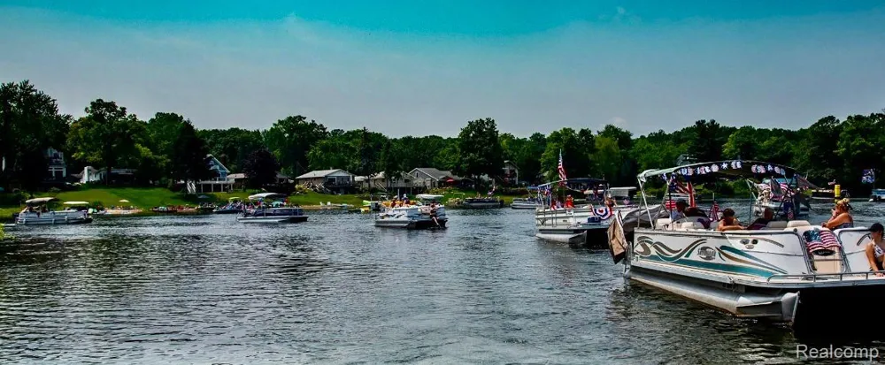 10418 KING ROAD Springfield Charter Township, MI 48350
