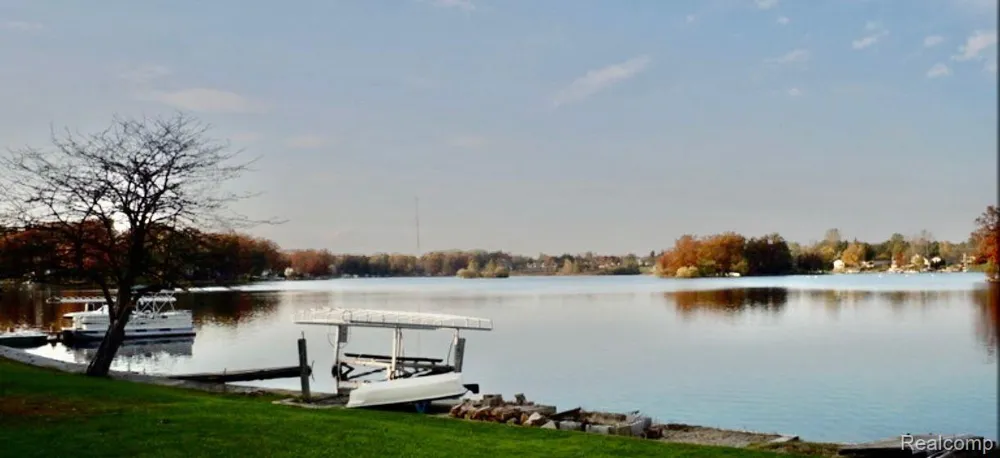 10418 KING ROAD Springfield Charter Township, MI 48350