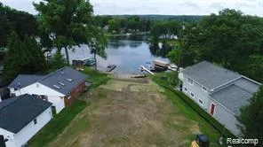 10418 KING ROAD Springfield Charter Township, MI 48350