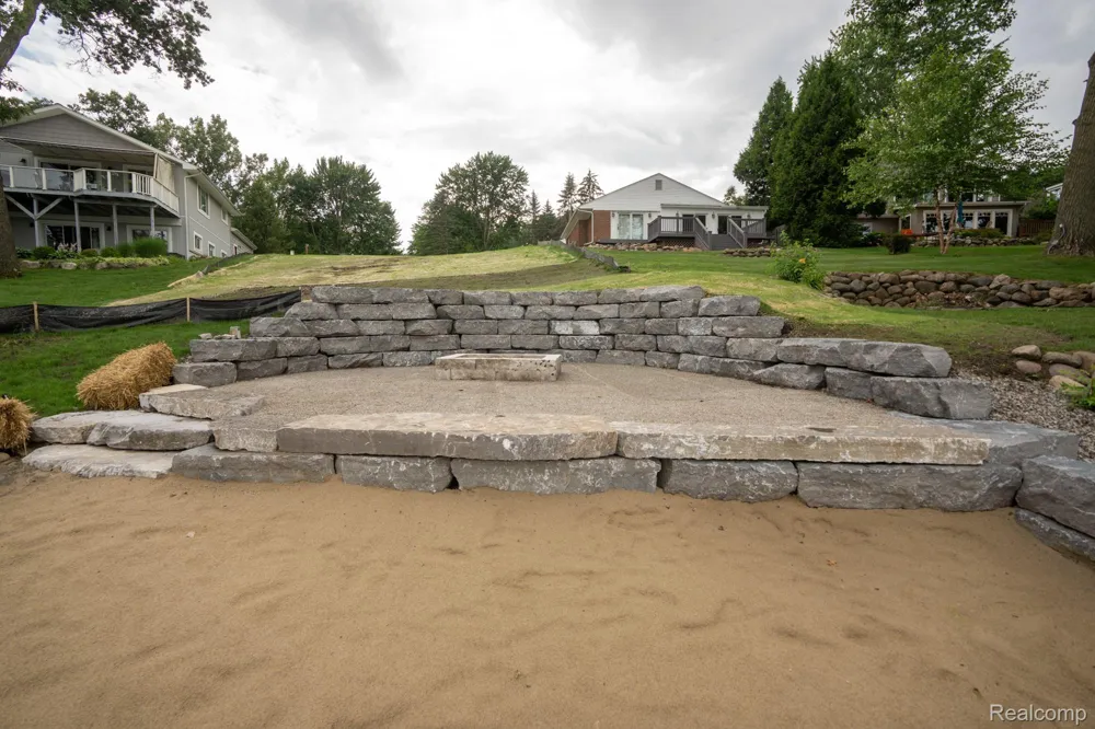 10418 KING ROAD Springfield Charter Township, MI 48350