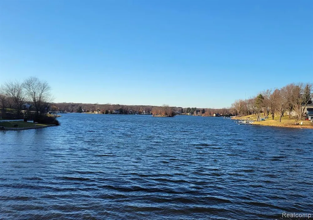 10418 KING ROAD Springfield Charter Township, MI 48350