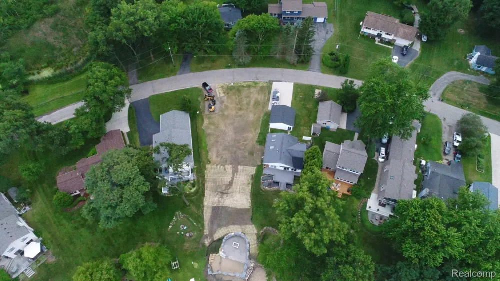 10418 KING ROAD Springfield Charter Township, MI 48350