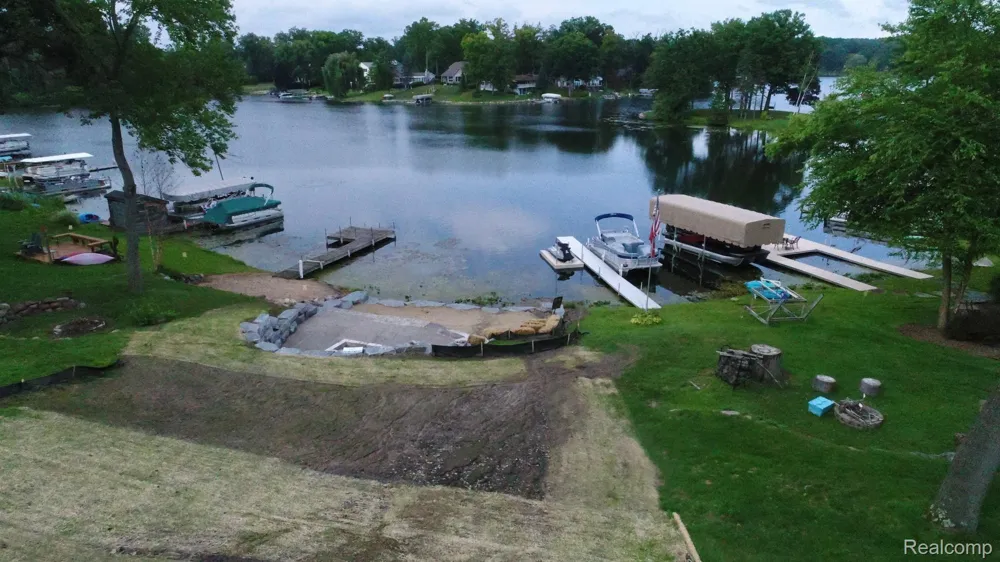 10418 KING ROAD Springfield Charter Township, MI 48350