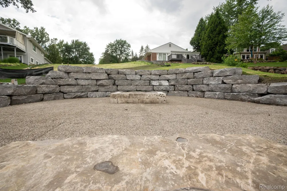 10418 KING ROAD Springfield Charter Township, MI 48350