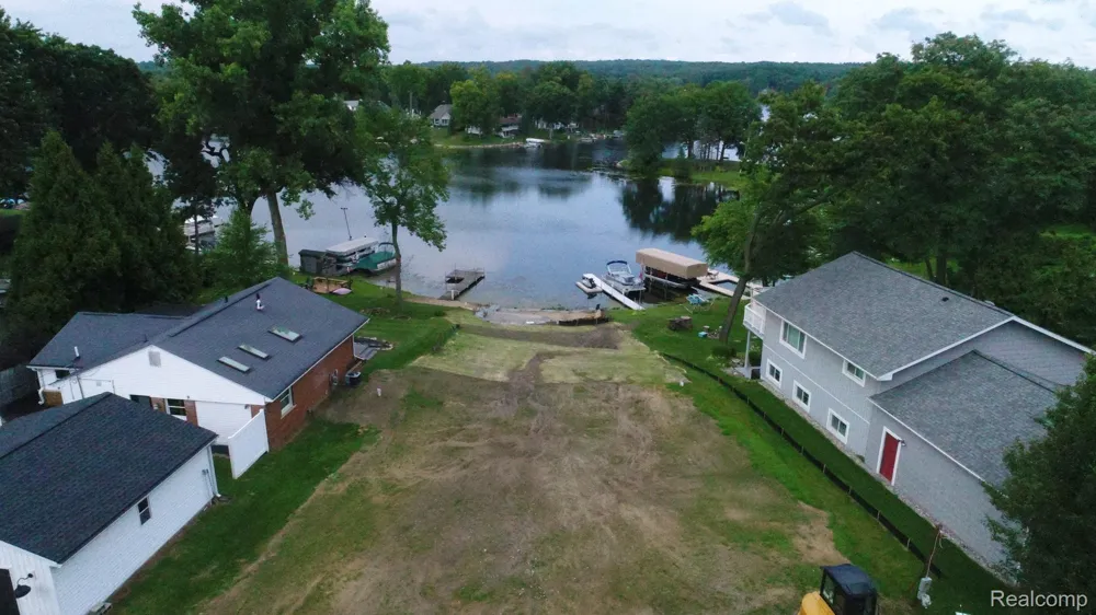 10418 KING ROAD Springfield Charter Township, MI 48350