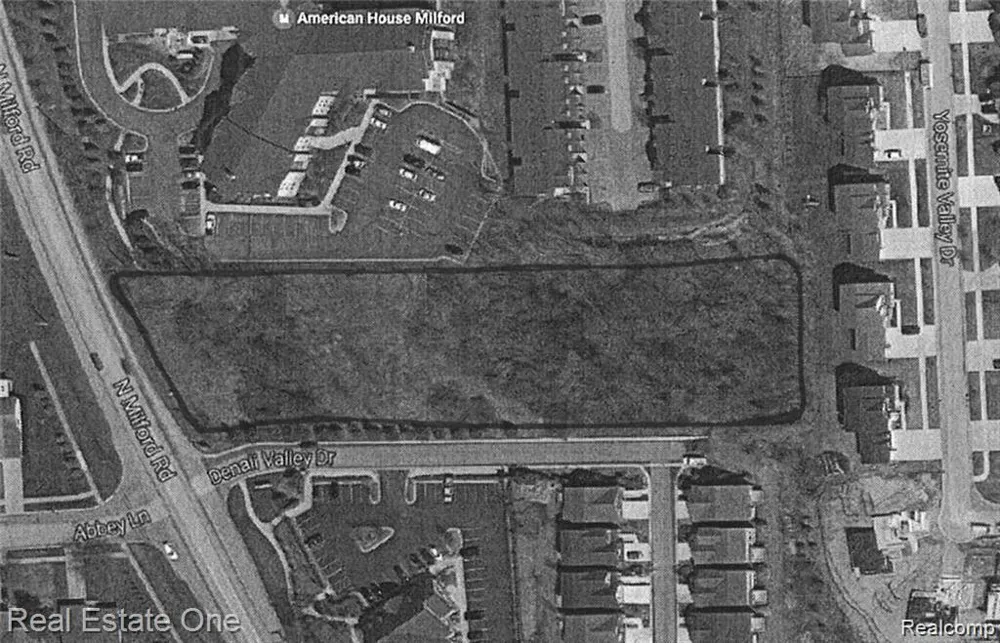 7 Milford Rd Milford Charter Township, MI 48381