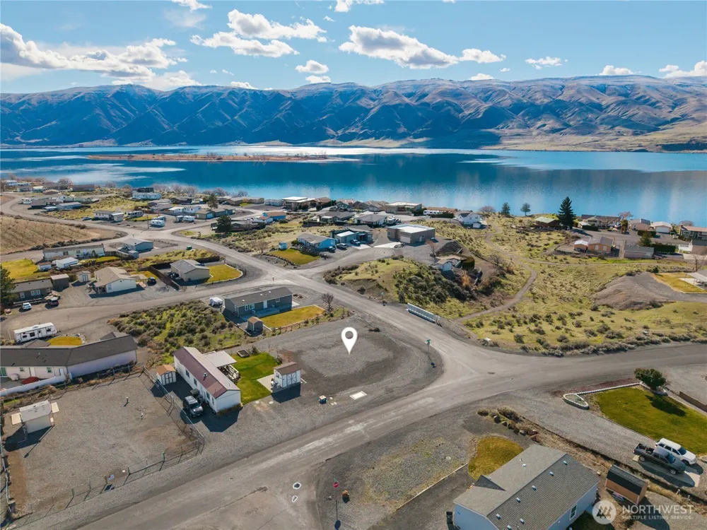 602 Edgewater Way SW Mattawa, WA 99349
