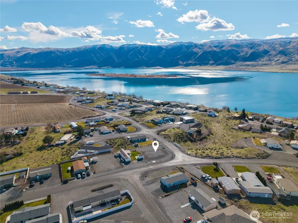602 Edgewater Way SW Mattawa, WA 99349