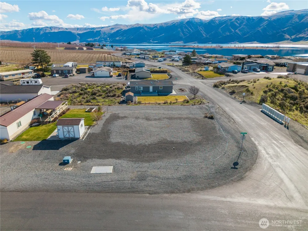 602 Edgewater Way SW Mattawa, WA 99349
