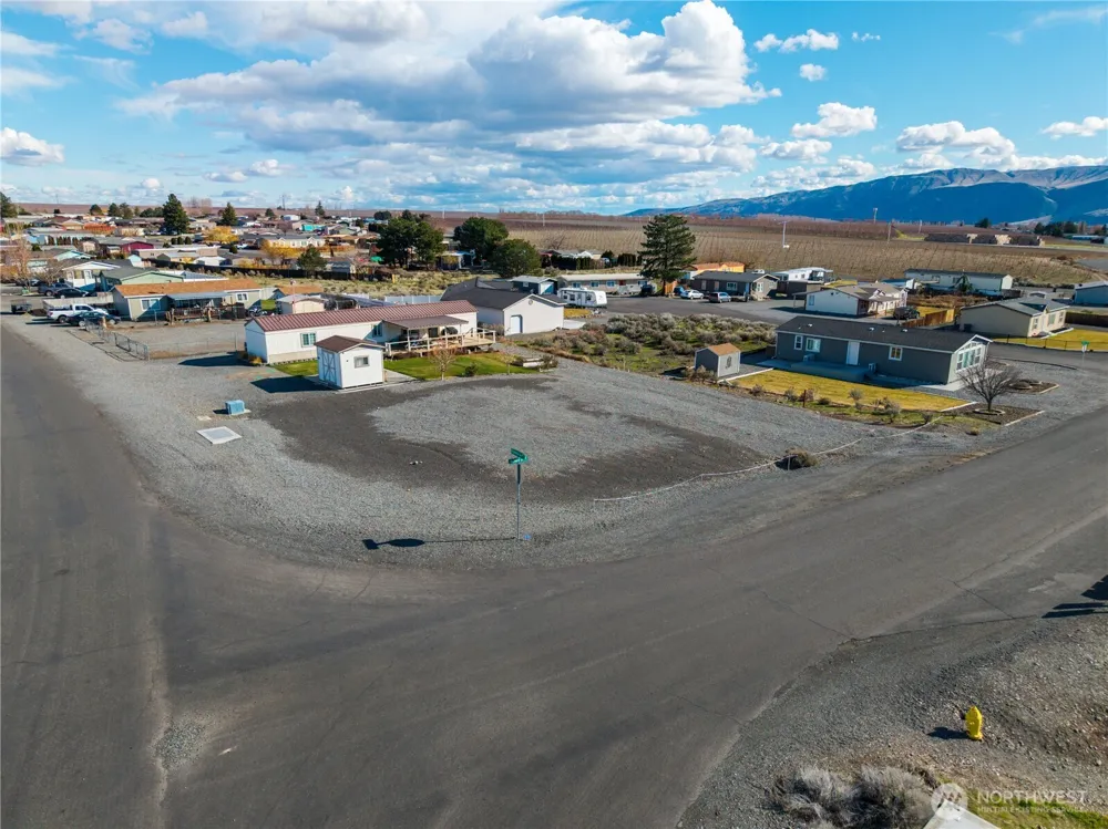 602 Edgewater Way SW Mattawa, WA 99349