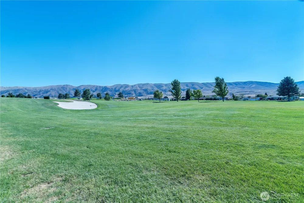602 Edgewater Way SW Mattawa, WA 99349
