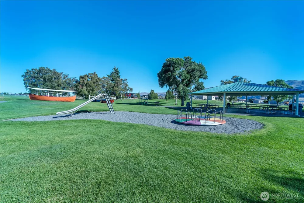 602 Edgewater Way SW Mattawa, WA 99349