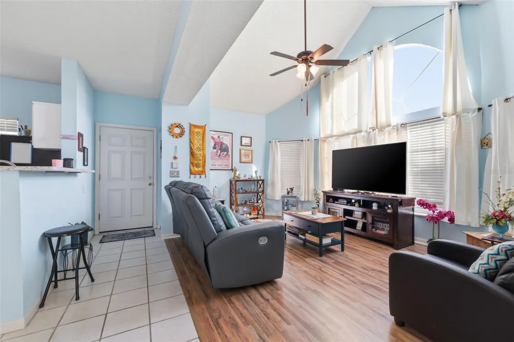 12245 ARMENIA GABLES CIRCLE #12245 Tampa, FL 33612
