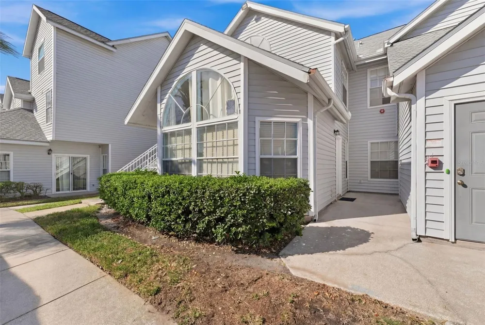12245 ARMENIA GABLES CIRCLE #12245 Tampa, FL 33612