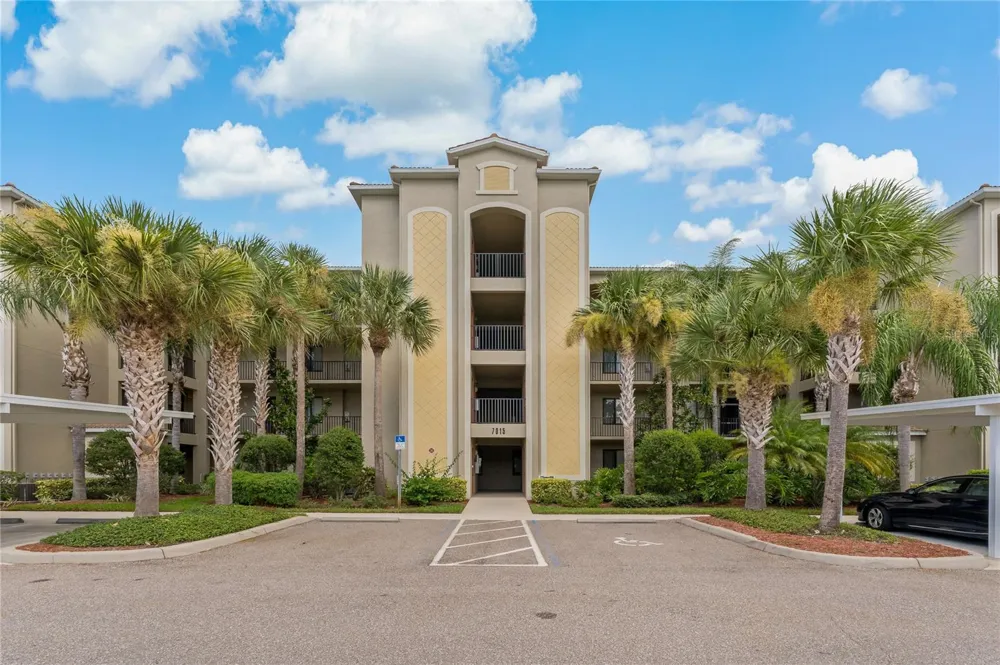 7015 RIVER HAMMOCK DRIVE #306 Bradenton, FL 34212