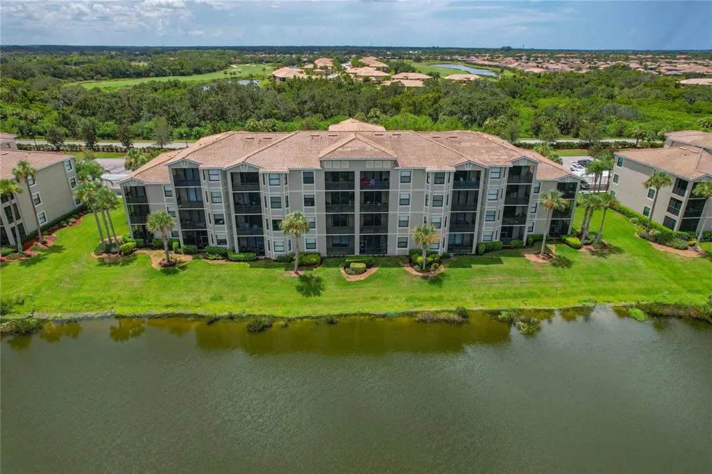 7015 RIVER HAMMOCK DRIVE #306 Bradenton, FL 34212