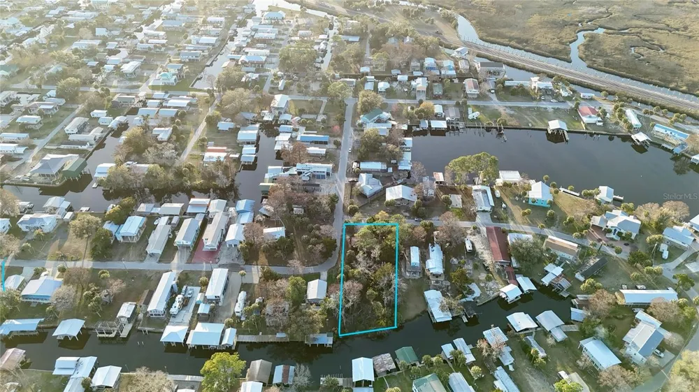 12 SE 241ST STREET Suwannee, FL 32692