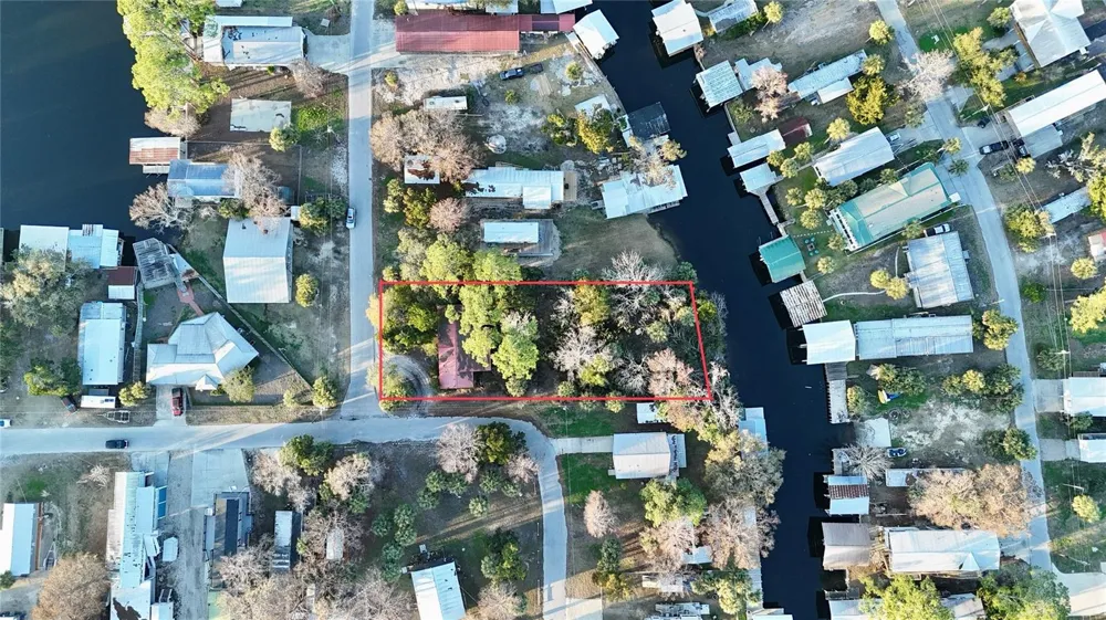 12 SE 241ST STREET Suwannee, FL 32692