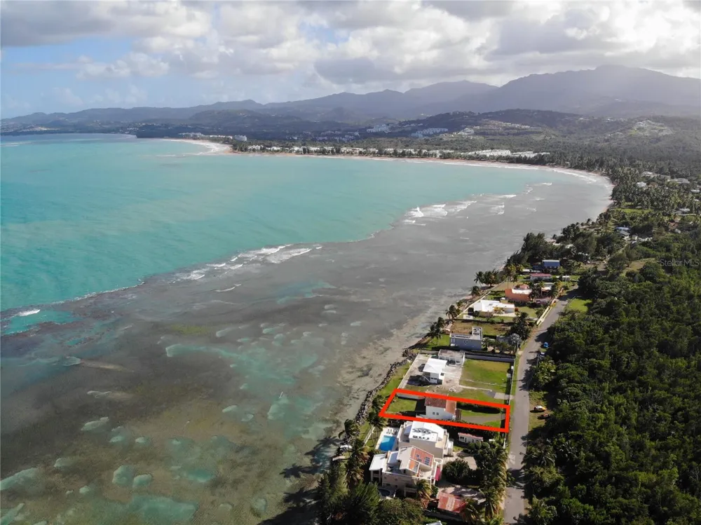 968 CAMINO LAS PICUAS #14 Rio Grande, PR 00745