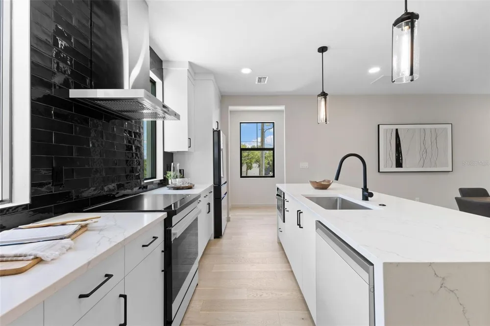 2211 16TH STREET St Petersburg, FL 33704