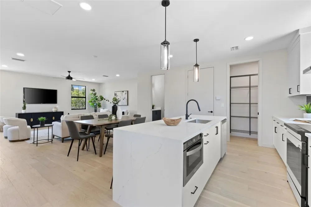 2211 16TH STREET St Petersburg, FL 33704