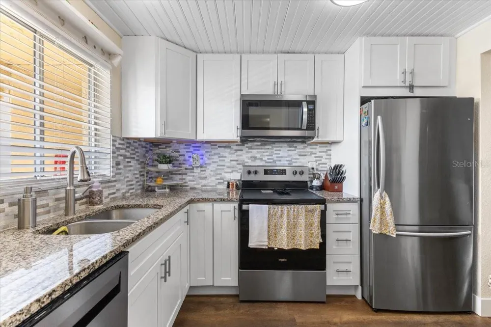 3710 LAKE BAYSHORE DRIVE #k416 Bradenton, FL 34205