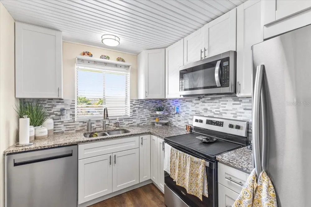 3710 LAKE BAYSHORE DRIVE #k416 Bradenton, FL 34205