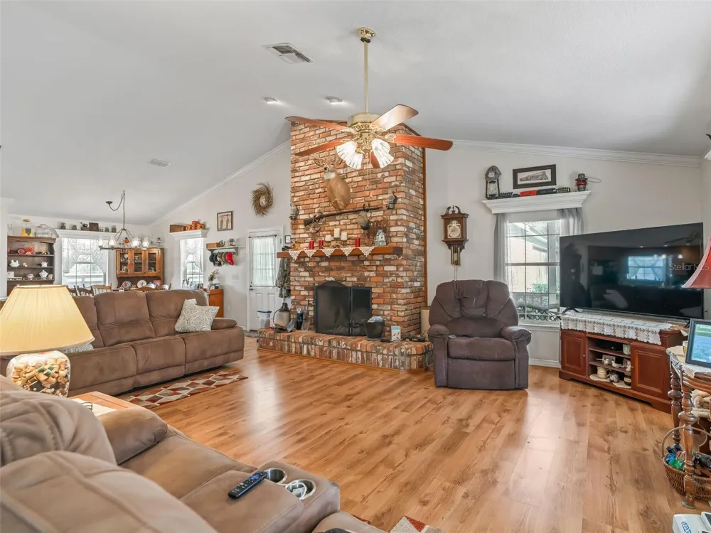 4430 CR 542H Bushnell, FL 33513
