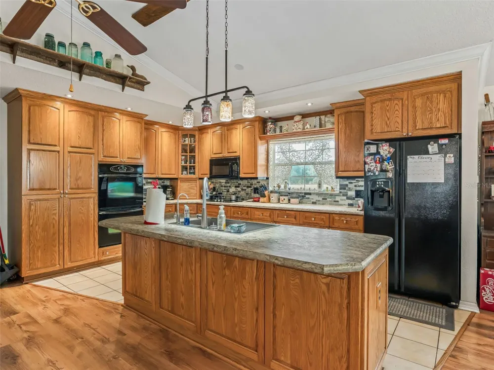 4430 CR 542H Bushnell, FL 33513