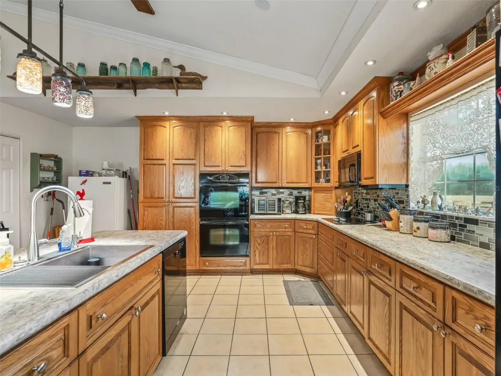 4430 CR 542H Bushnell, FL 33513