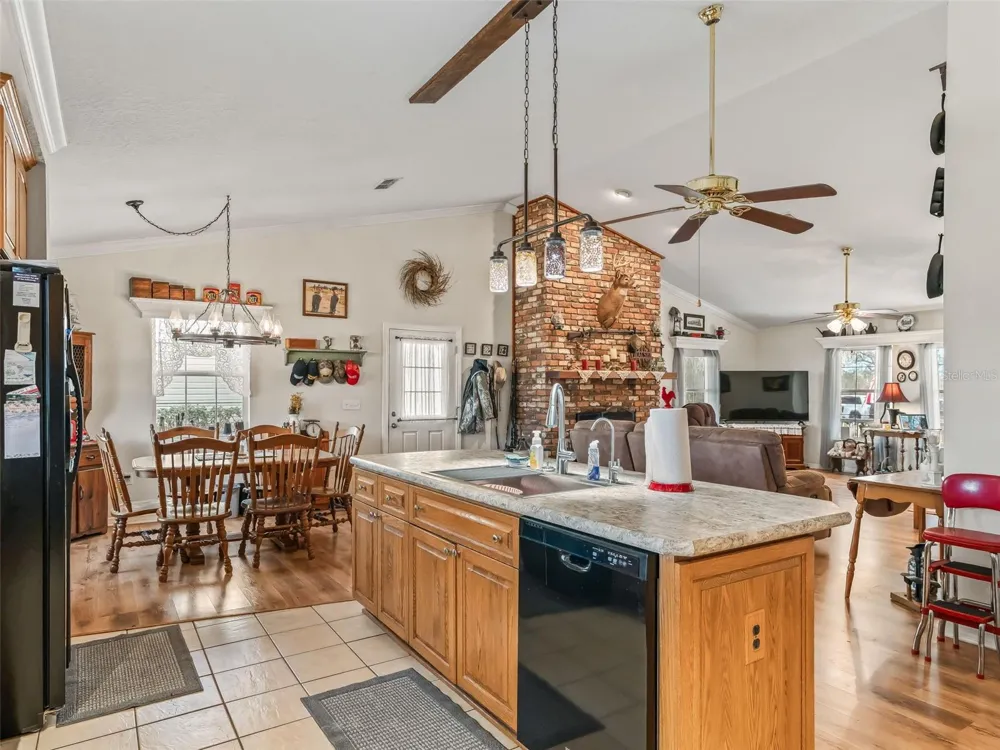 4430 CR 542H Bushnell, FL 33513