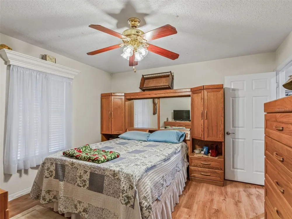 4430 CR 542H Bushnell, FL 33513