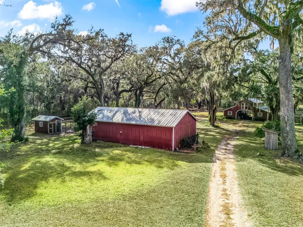 4430 CR 542H Bushnell, FL 33513