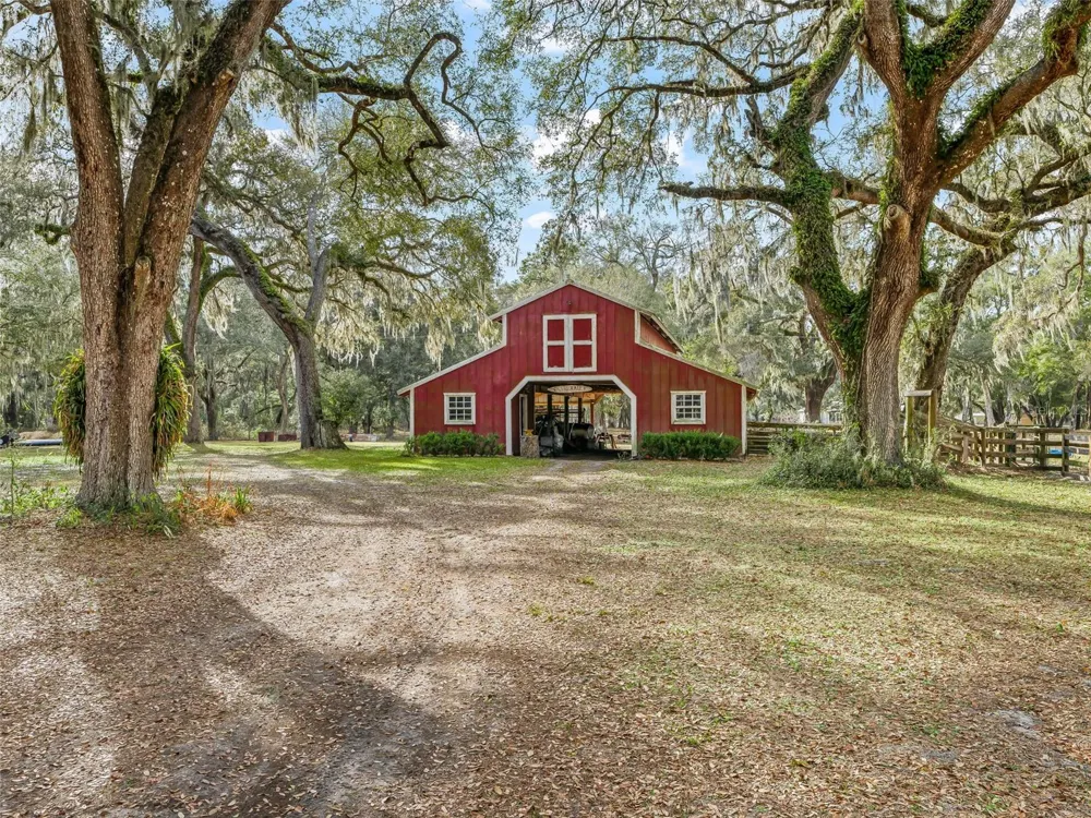4430 CR 542H Bushnell, FL 33513
