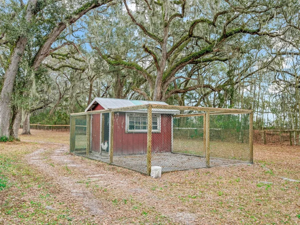 4430 CR 542H Bushnell, FL 33513