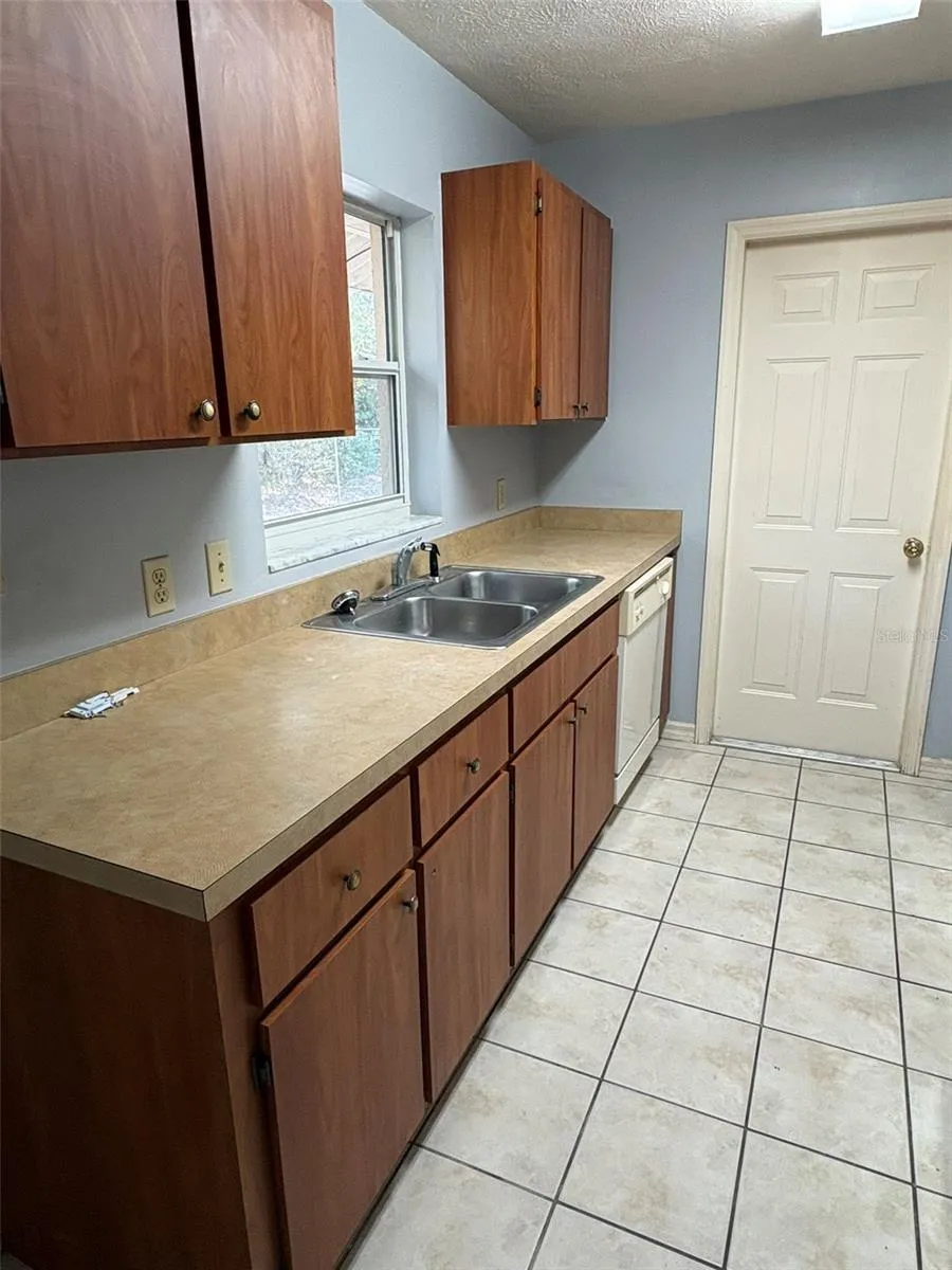 2060 NW 42ND STREET ocala, FL 34475