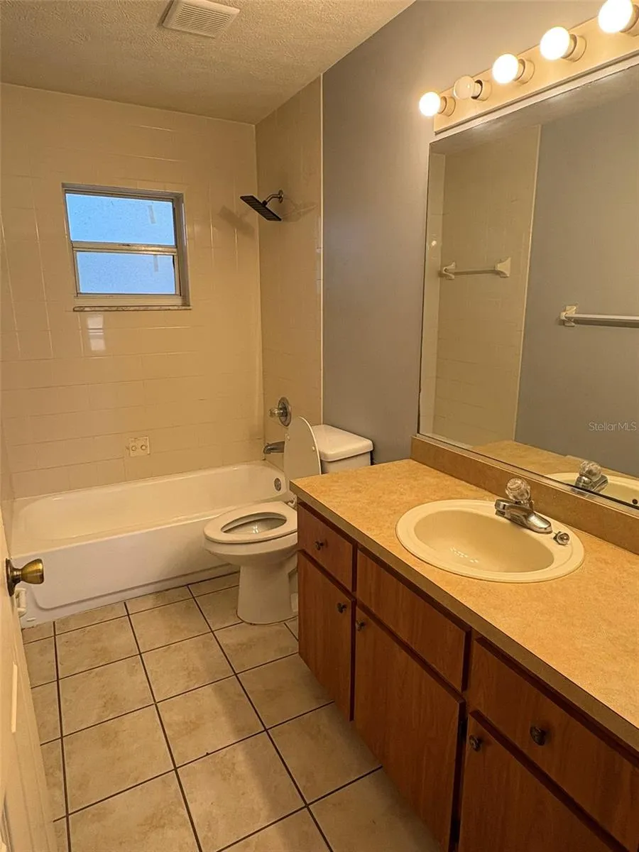 2060 NW 42ND STREET ocala, FL 34475