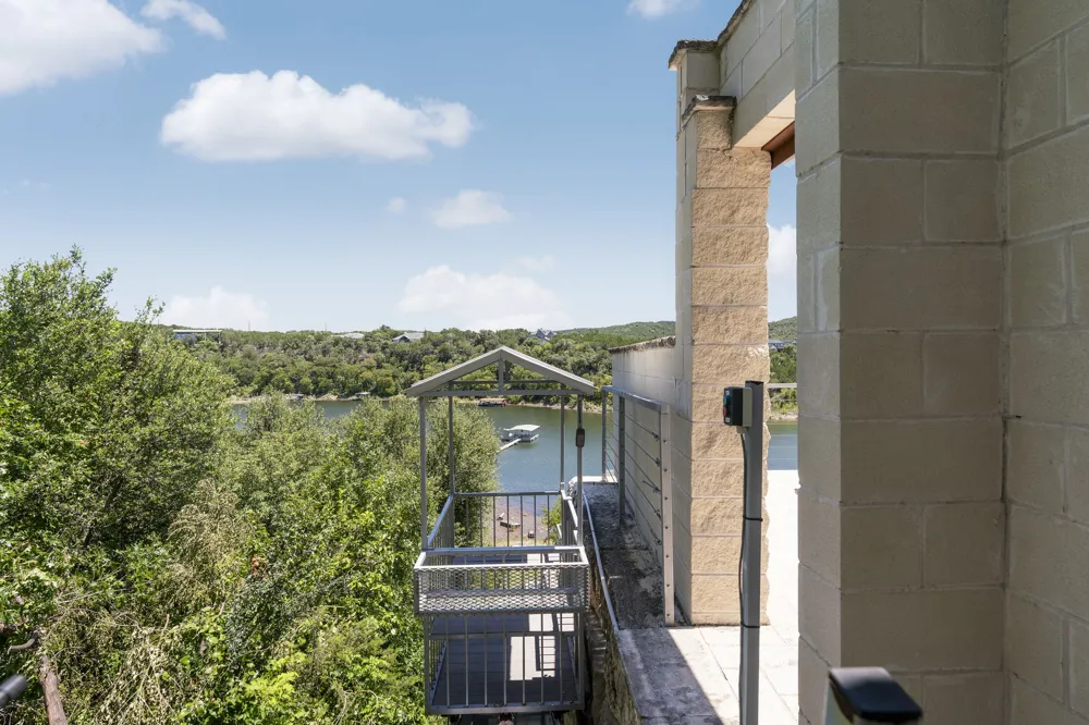 17011 E Darleen Drive Leander, TX 78641