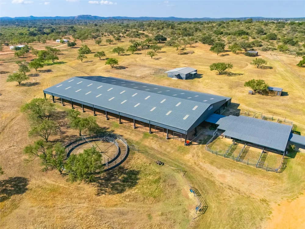 3019 S Highway 16 Llano, TX 78643