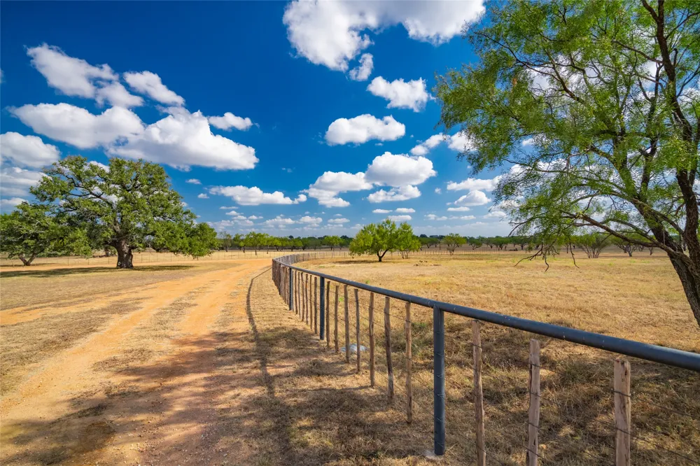 3019 S Highway 16 Llano, TX 78643