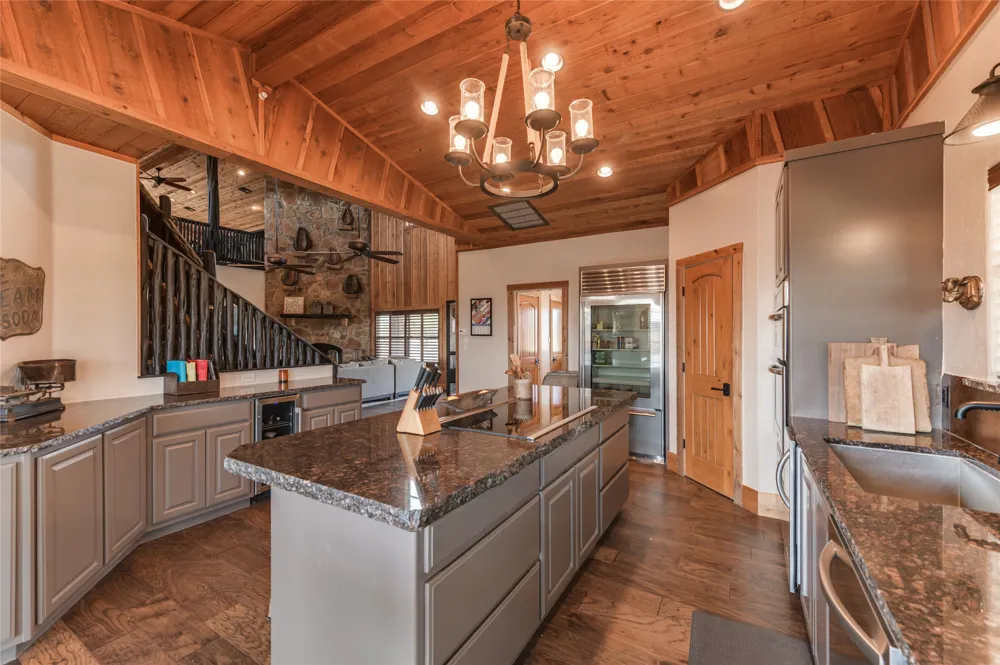 3019 S Highway 16 Llano, TX 78643