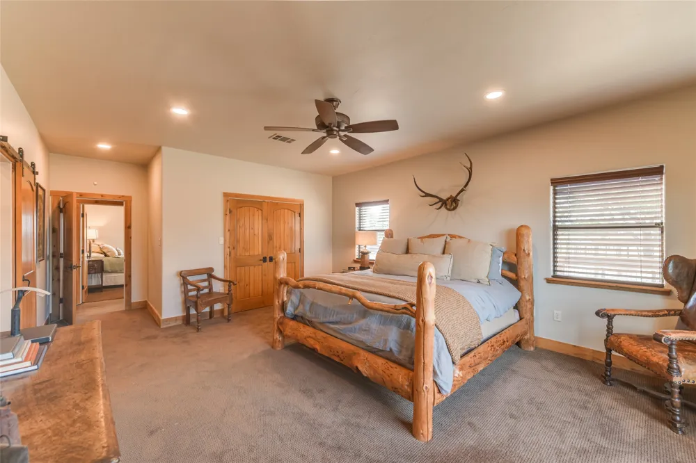 3019 S Highway 16 Llano, TX 78643