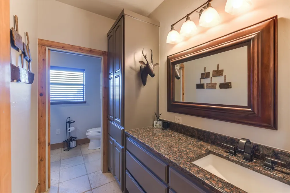 3019 S Highway 16 Llano, TX 78643